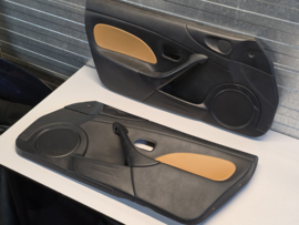 Set 2x Deurpaneel Impuls gebruikt  voor de Mazda MX-5 NBFL