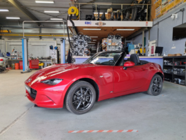 Verkocht = Mazda MX5 MX-5 Cabrio ND 1.5 liter 131 pk | 2015 Soul Red