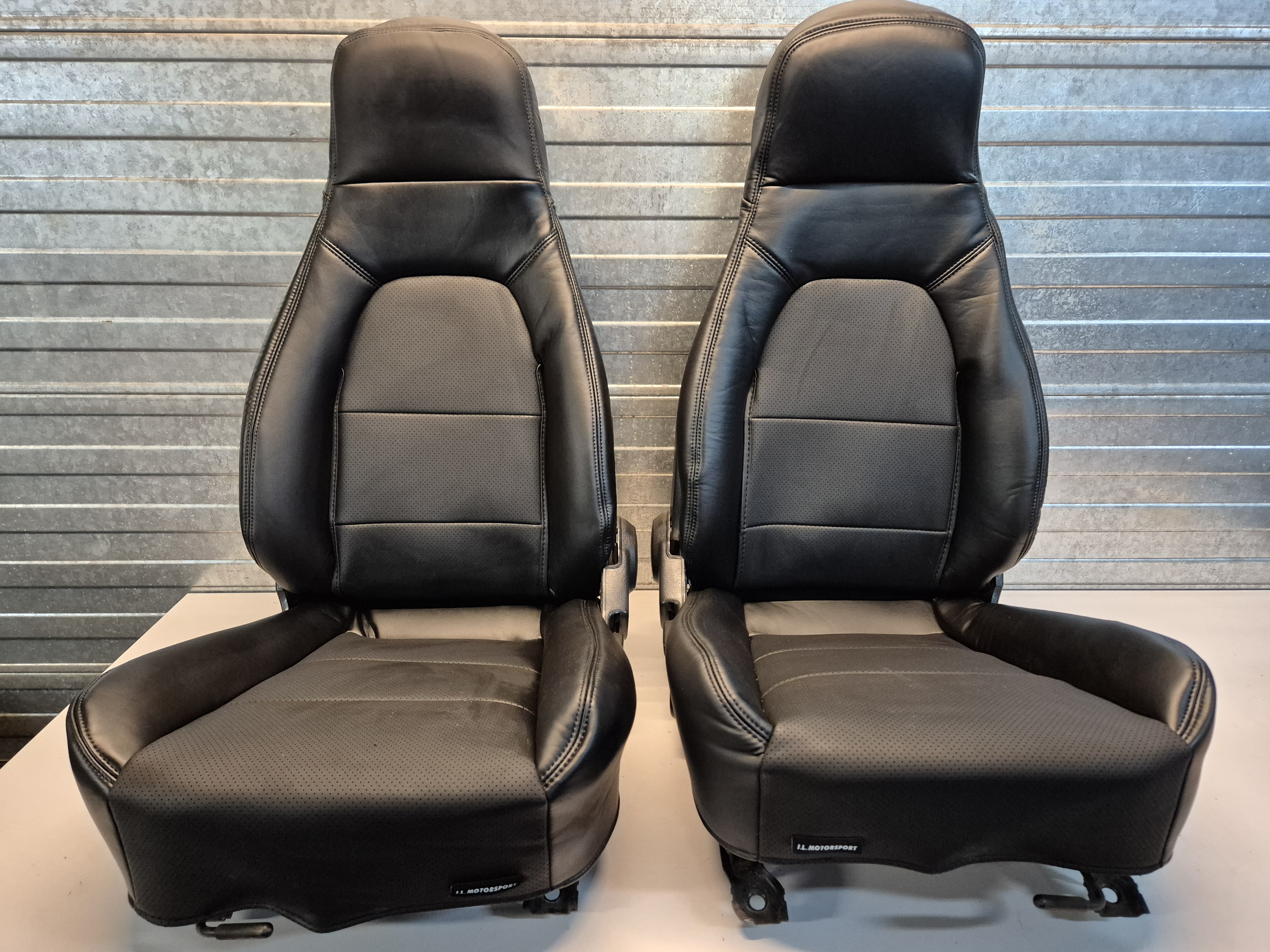 Set Stoelen Opnieuw bekleed Zwart Lederzwart voor een Mazda MX-5 NA