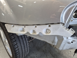 Gebruikte bumper bevestigingstrip links achter de bumper Mazda MX-5 NC