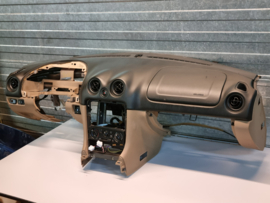 Dashboard camel incl. airbag etc. gebruikt  voor de Mazda MX-5 NBFL