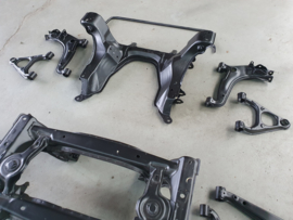 Uitverkocht = Gestraald en gespoten Subframe (gebruikt) voorzijde met draagarmen voor de Mazda MX-5 NB/NBFL