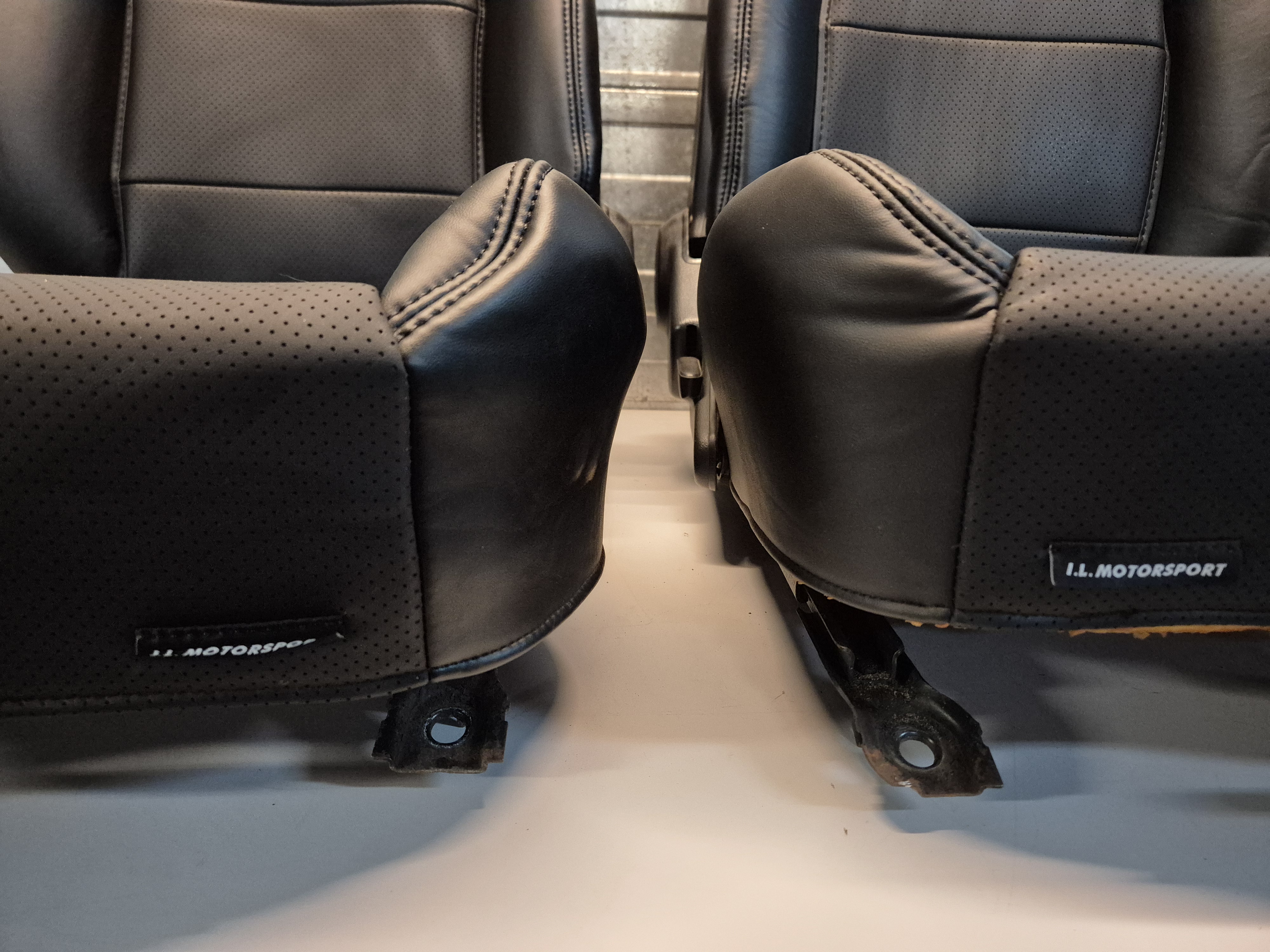 Set Stoelen Opnieuw bekleed Zwart Lederzwart voor een Mazda MX-5 NA