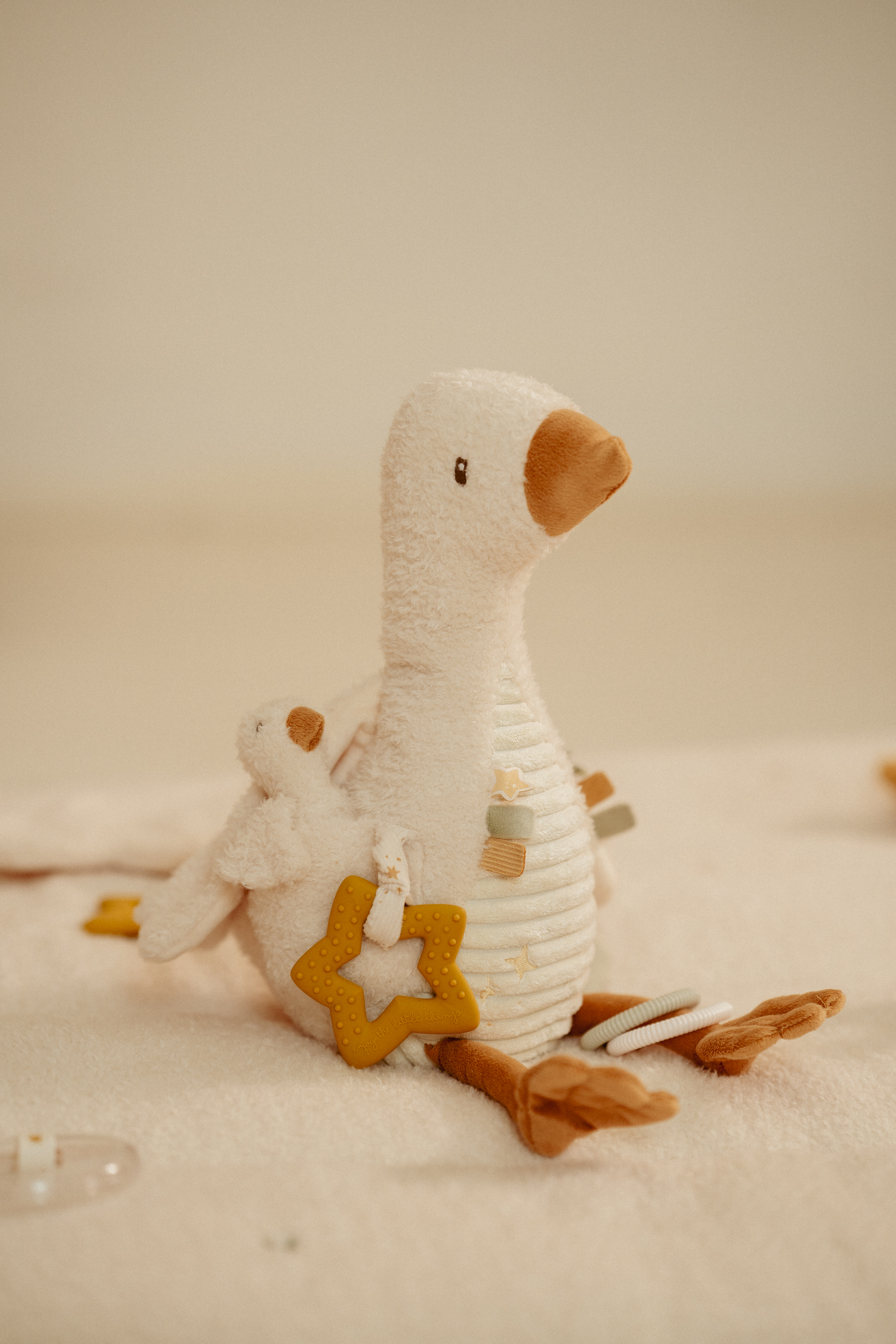 Little Dutch Activiteitenknuffel Little Goose