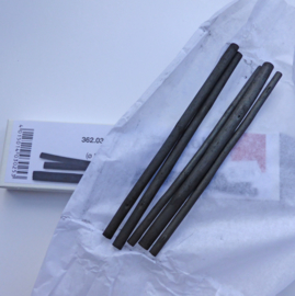 Charcoal, set of 5 sticks.