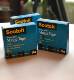 Scotch blauw Magic tape verwijderbaar.