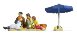 Familie tijdens picknick