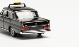 Mercedes Benz 200 Heckflosse, Taxi
