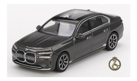 BMW I7 XdriveE60 '24, grijs