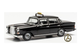 Mercedes Benz 200 Heckflosse, Taxi