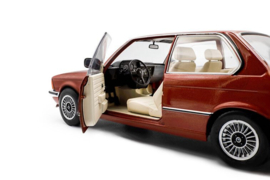 BMW 323I (E21) '80, rood metallic (Kastanienrot)