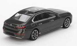 BMW I7 XdriveE60 '24, grijs