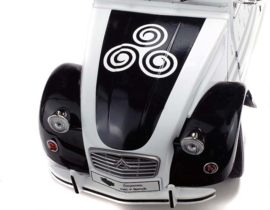 Citroën 2CV6, wit/zwart