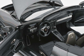 Porsche 911 Carrera GTS Cabrio (991.1), grijs metallic
