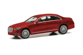 Mercedes Benz S klasse (V223), rood metallic
