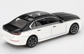 BMW I7 Xdrive (E60) '24, wit/zwart (Alpine / sapphire)