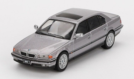 BMW 750 IL (E38) '00, zilver metallic