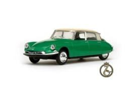 Citroën DS19 green with creme roof