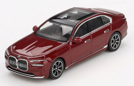 BMW I7 Xdrive E60 '23, rood (Aventurin Red)