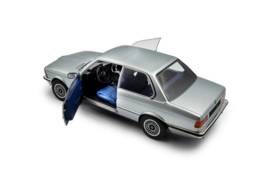 BMW 323I (E21) '80, blauw metallic (saphirblue)