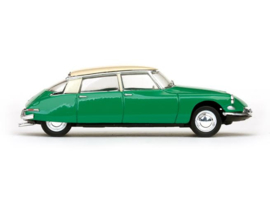 Citroën DS19 green with creme roof