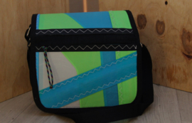 Schoudertas oud surf zeil