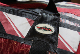 Duffel tas, duffle bag van oud windsurfzeil.