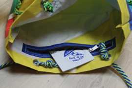 Shopper gemaakt van een oud windsurf zeil