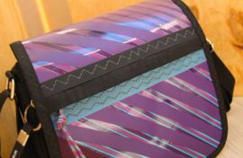 Schoudertas oud surf zeil