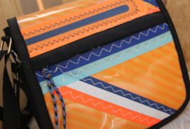 Schoudertas oud surf zeil