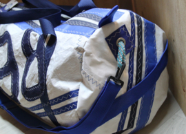 Duffel tas, duffle bag van oud jachtzeil.