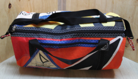 Duffel tas, duffle bag van oud windsurfzeil.