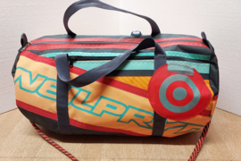 Duffel tas, duffle bag van oud windsurfzeil, windsurf zeilzak.