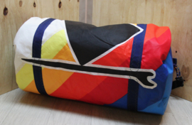 Duffel tas, duffle bag van oud windsurfzeil.