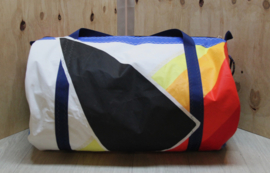 Duffel tas, duffle bag van oud windsurfzeil.