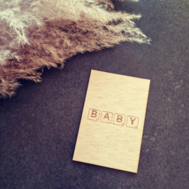 Houten ansichtkaart - Baby scrabble