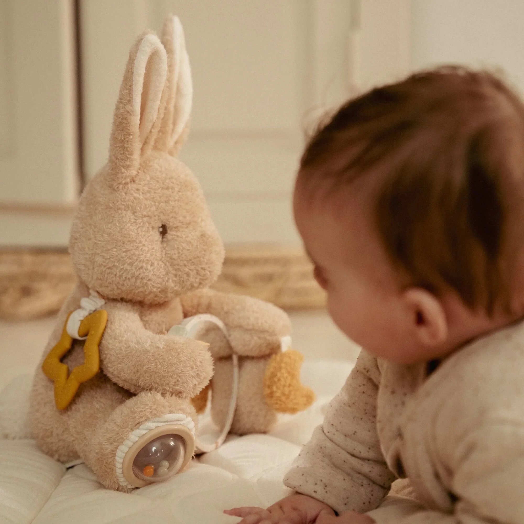 Little dutch - Activiteitenknuffel Konijn - Zand - Baby Bunny