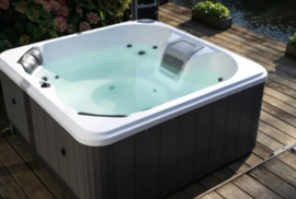 W'eau Skye professionele spa 4 persoons