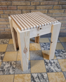 Kruk gemaakt van sloophout