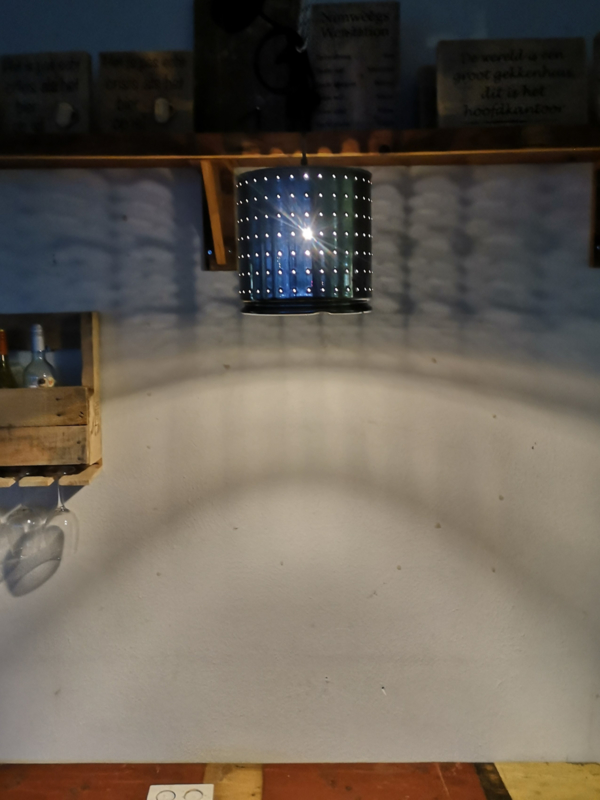 Hanglamp gemaakt van gerecyclede wasmachinetrommel klein