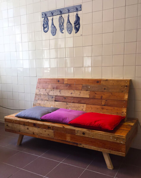 bank voor binnen van gerecycled hout
