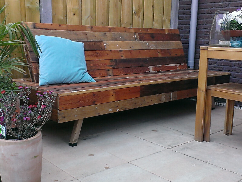 tuinbank van gerecycled hout