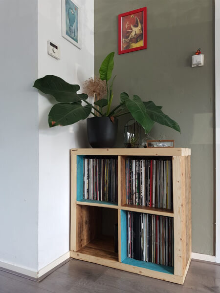 kast van gerecycled hout