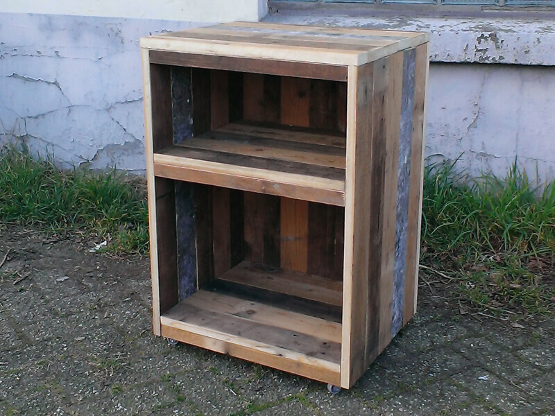 kast van gerecycled hout