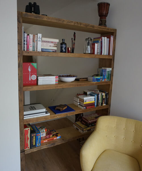 kast van gerecycled hout