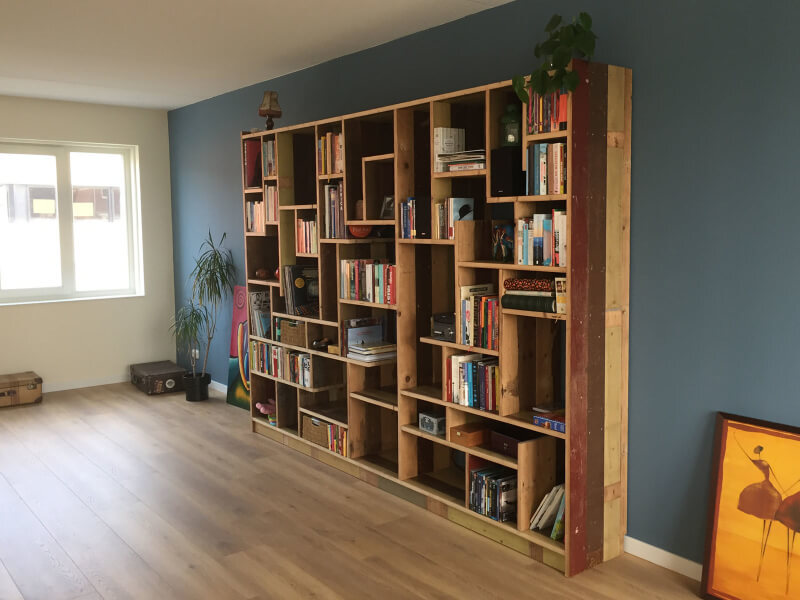 vakkenkast van gerecycled hout