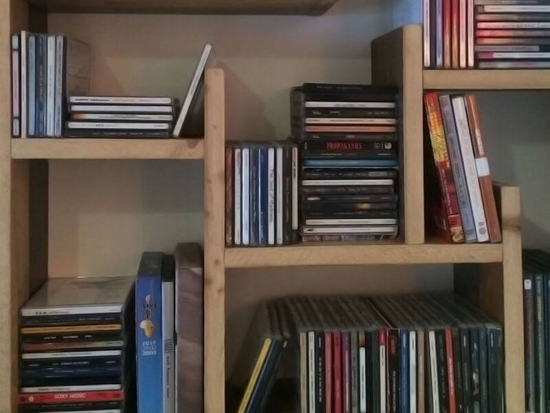 vakkenkast van gerecycled hout