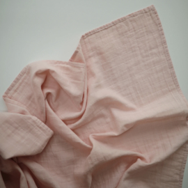 Mushie | Swaddle Rose Vanilla