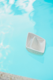 Oli & Carol | Origami boat (white) | teether (bath-)toy