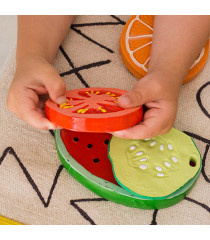 Oli & Carol | Renato the Tomato | teether (bath-)toy